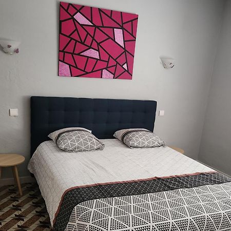 Les Belles Nuits Bed and Breakfast Le Bousquet-d'Orb Exteriör bild