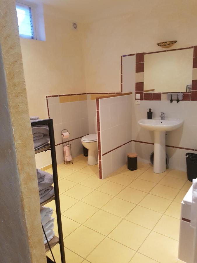 Les Belles Nuits Bed and Breakfast Le Bousquet-d'Orb Exteriör bild